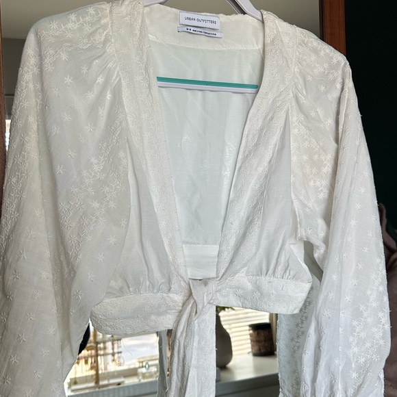 Urban outfitters embroidered front tie long sleeve - Picture 5 of 6